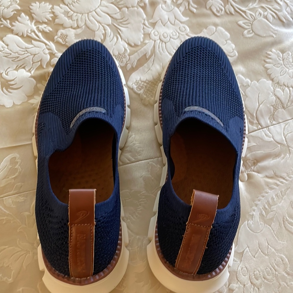 Leisure slip on with mesh fabric never worn